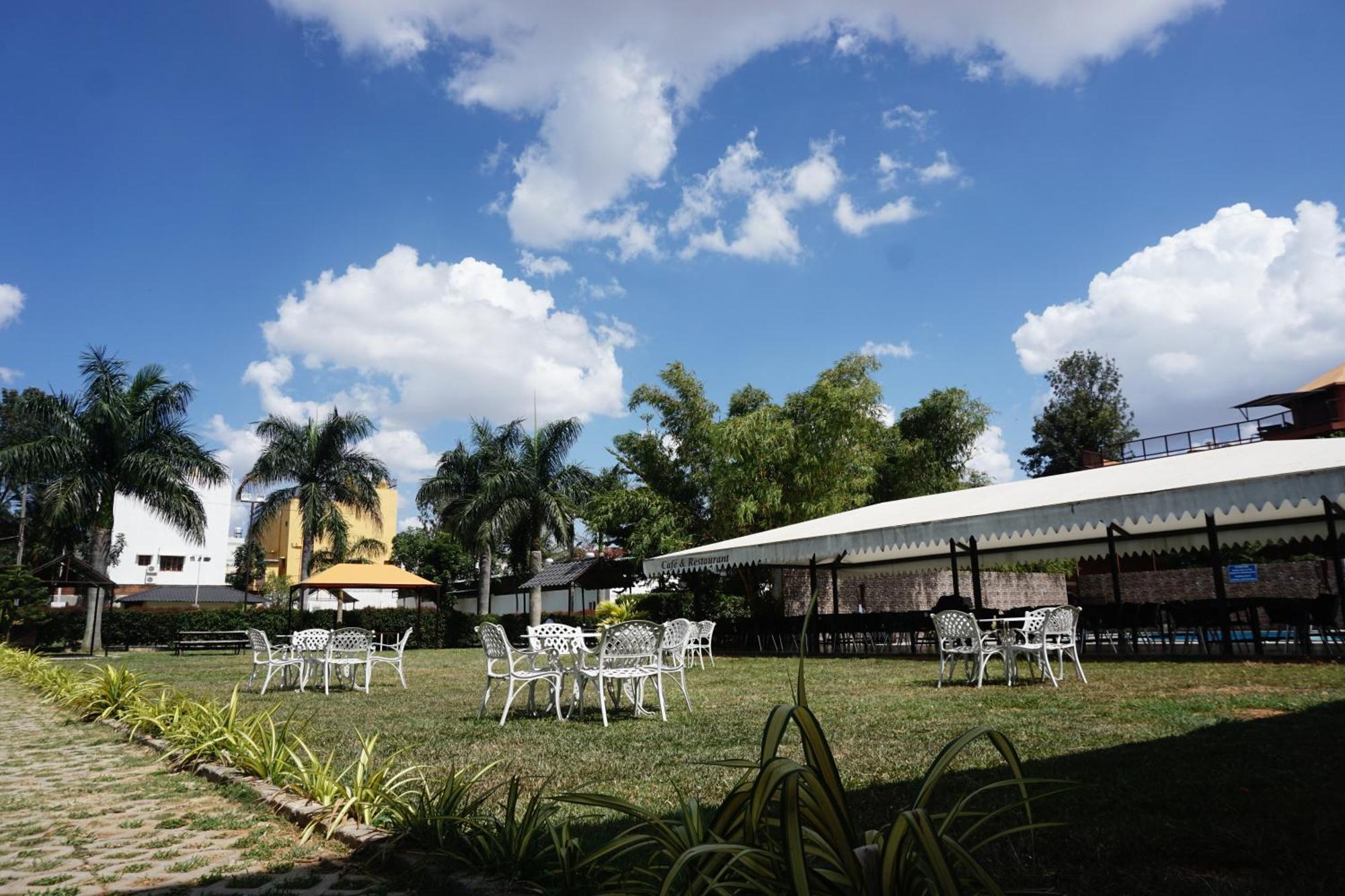 Vistar Resort & Hotels Kammasandra Exterior foto
